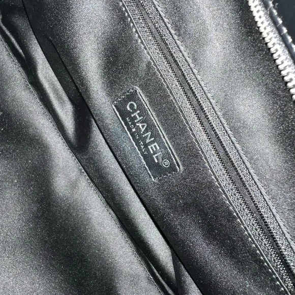 Chanel Black Quilted Vinyl Large Frozen Tote Bag - Picture 8 of 15